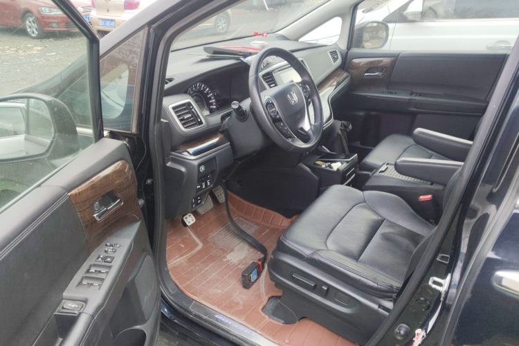 Used Honda Odyssey 2015 Updated Version 2.4L Smart Edition
