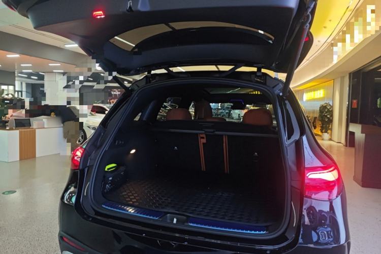 Used Mercedes-Benz GLC 2025 GLC 300 L 4MATIC Dynamic Model 5 Seats