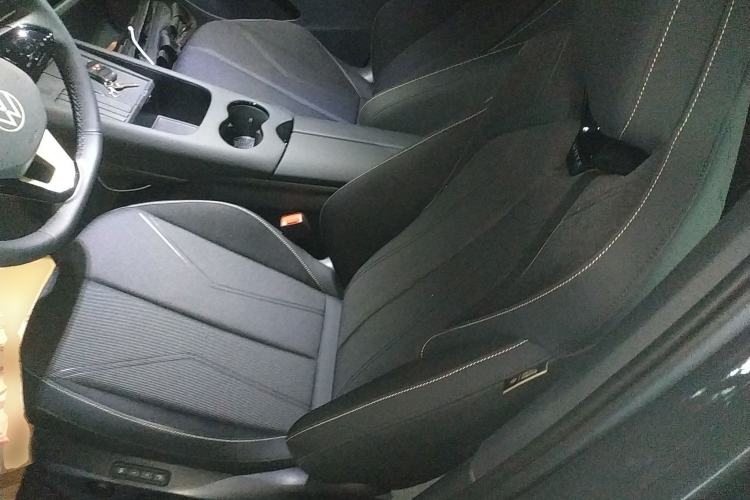 Used Volkswagen ID.UNYX 2024 Pro Long-Range Version
