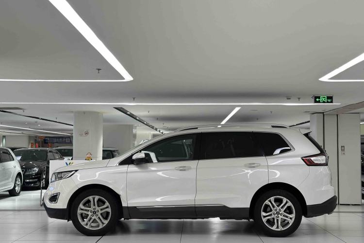 Used Ford Edge 2015 2.0T GTDi Two-Wheel-Drive High-Line Version
