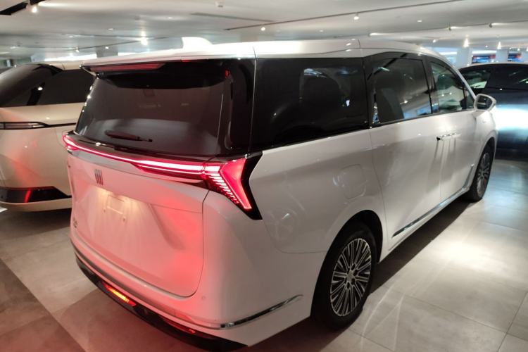 Used Buick GL8 New Energy 2024 Lu Zun Smart Edition 7-Seater