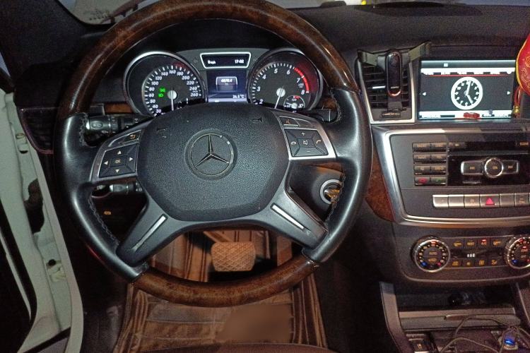 Used Mercedes-Benz M-Class 2012 ML 350 Luxury Edition