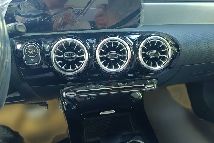 Used Mercedes-Benz A-AMG 2025-Year Restyled AMG A 35 L 4MATIC