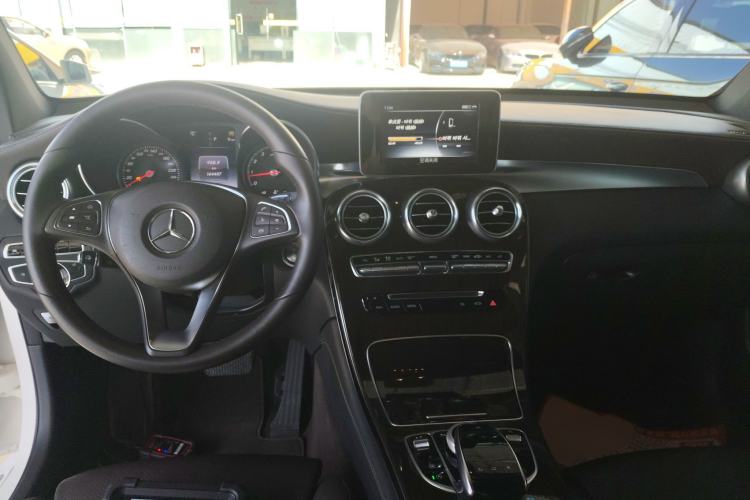 Used Mercedes-Benz GLC 2016 GLC 260 4MATIC Luxury Model
