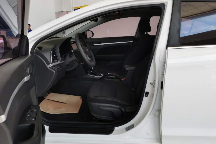 Used Hyundai Elantra 2016 1.6L Automatic ZhiXuan – Elite Version
