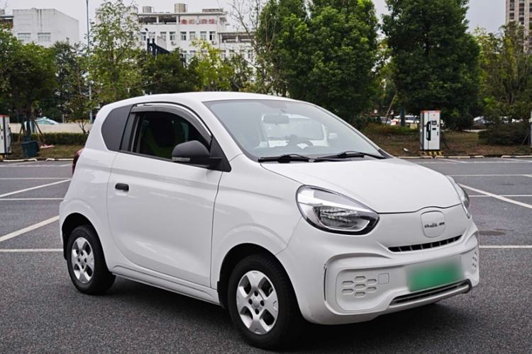 Used Roewe Clever 2021 302 km New Four-Seater Super-Efficient Version
