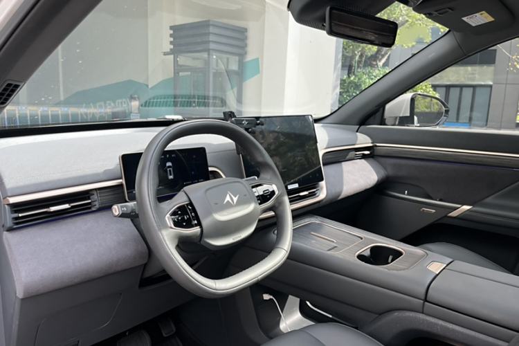 Used  eπ008 2024 210Max Range-Extended Version 6 Seats
