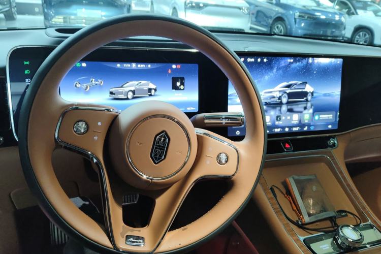 Used Hima S800 2025 Model, Range-Extended Starlight Premium Edition, 5 Seats
