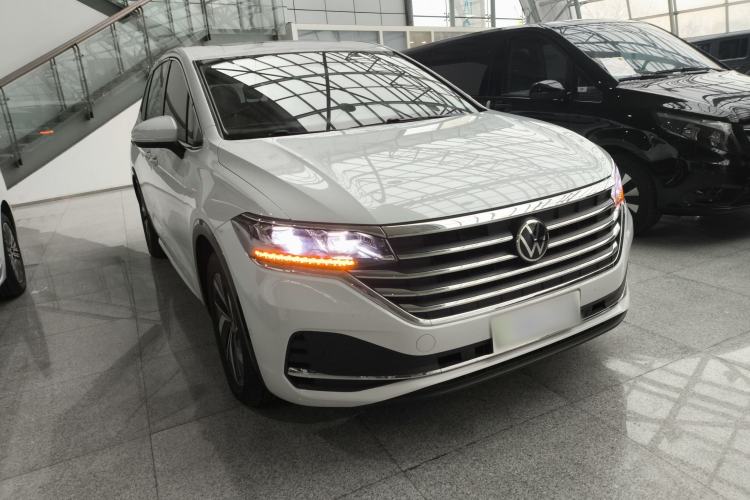 Used Volkswagen Viloran 2024 330TSI Luxury Edition
