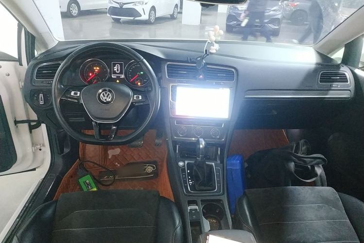 Used Volkswagen Golf 2018 230TSI Automatic Luxury Version