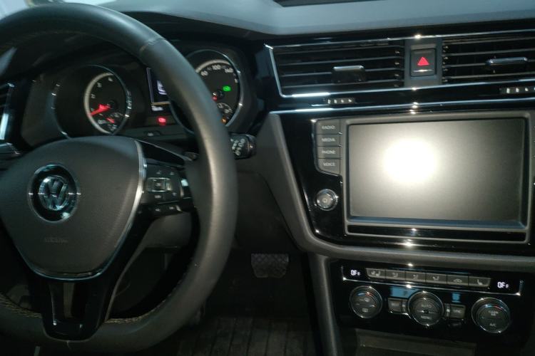 Used Volkswagen Tiguan L 2019 330TSI Automatic Two-Wheel Drive Smart Luxury Version China V Emission Standard