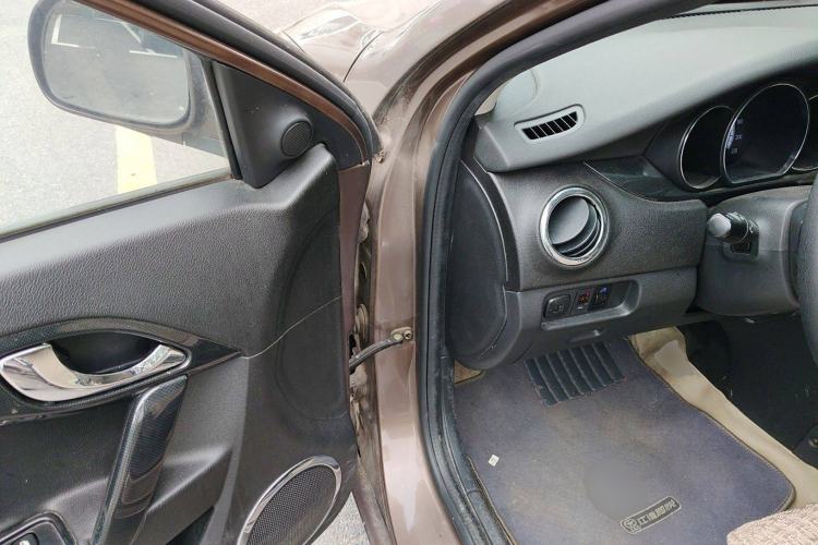 Used  Heyue 2012 1.5L Manual Luxury Sport Edition