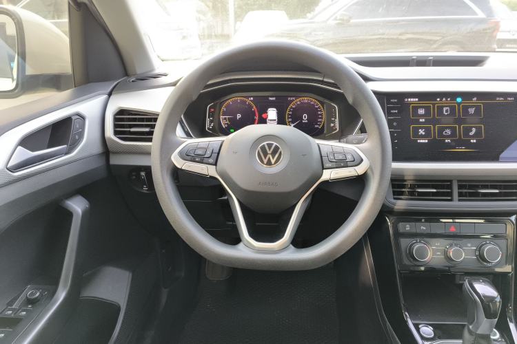 Used Volkswagen Tacqua 2021 200TSI DSG JoyConnect Edition
