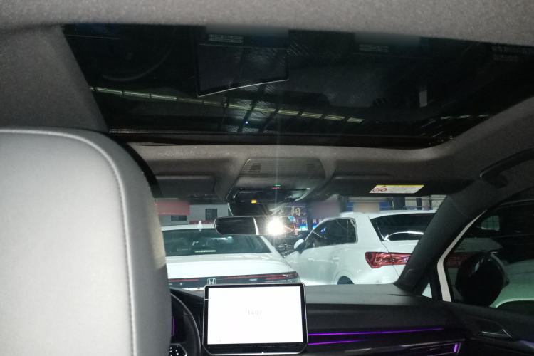 Used Volkswagen Golf 2025 300TSI R-Line
