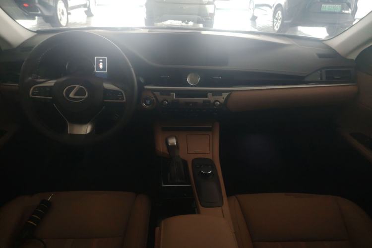 Used Lexus ES 2016 200 Midnight Special Limited Edition
