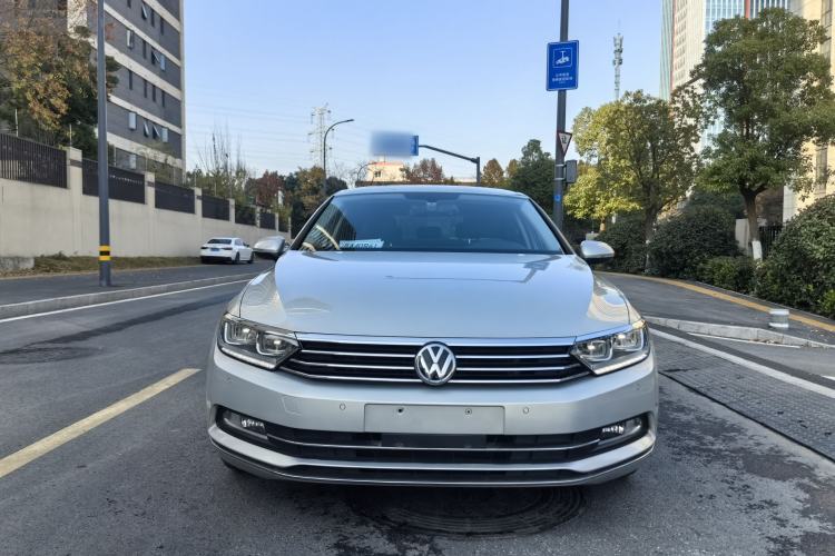 Used Volkswagen Magotan 2019 330TSI DSG Luxury Model China V Standard
