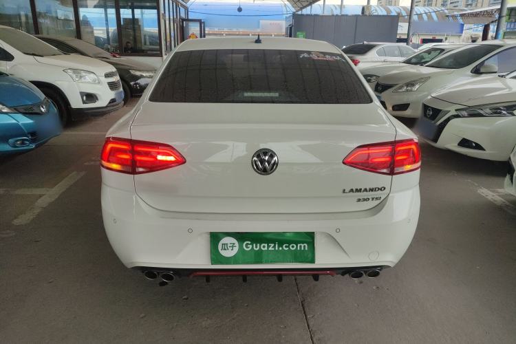 Used Volkswagen Lamando 2017 230TSI DSG Fashion Edition
