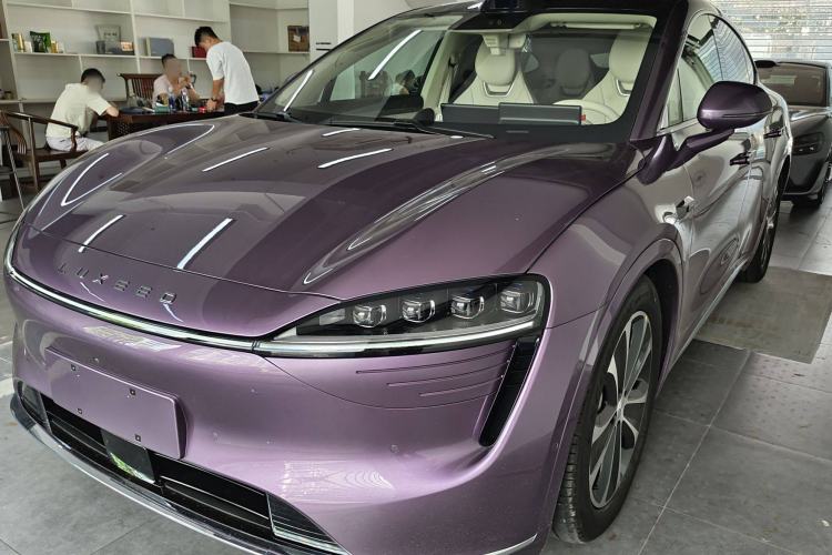 Used Hima Luxeed R7 2025 Range-Extended Version 251 km Max
