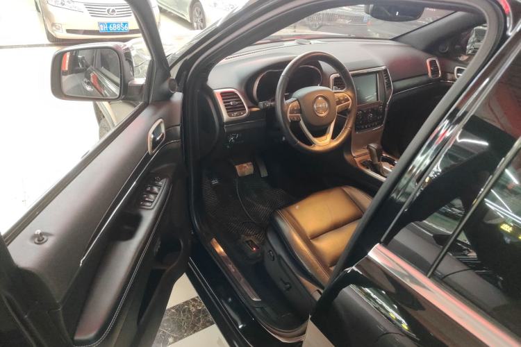 Used  Grand Cherokee 2017 3.0L Comfort Navigation Edition
