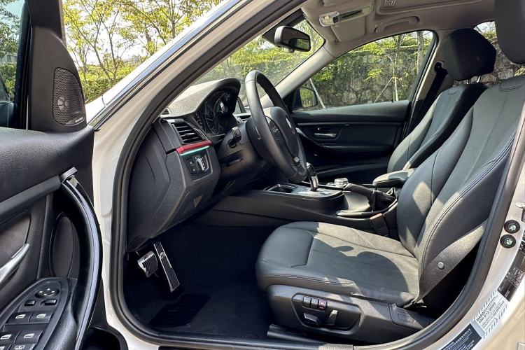 Used BMW 3 Series 2015 320Li Luxury Edition Fashion Model
