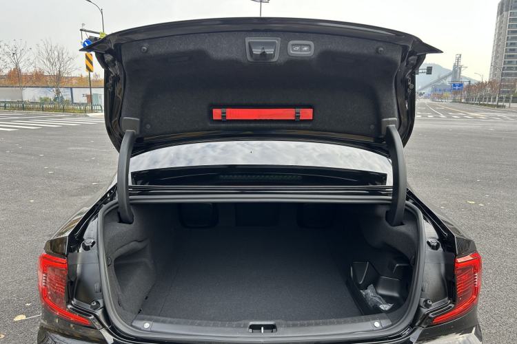 Used Volvo S90 New Energy 2024 Plug-in Hybrid Four-Wheel Drive Long-Range Luxury Smart Edition
