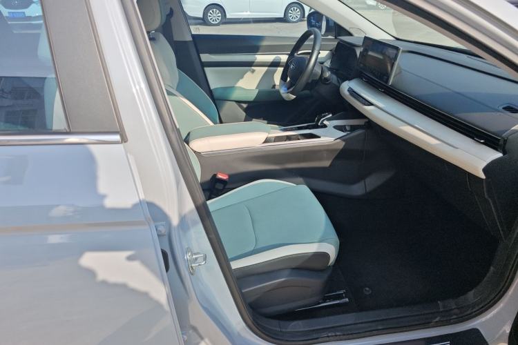 Used Geely Auto Emgrand L HiP 2022 1.5TD-DHT Pro 100KM Super Swift
