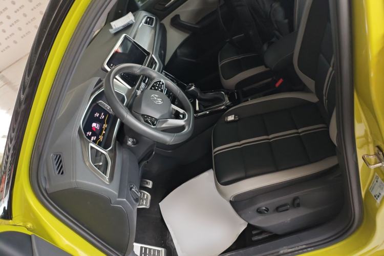 Used Volkswagen T-ROC 2023 300TSI DSG Two-Wheel Drive Starlight Edition
