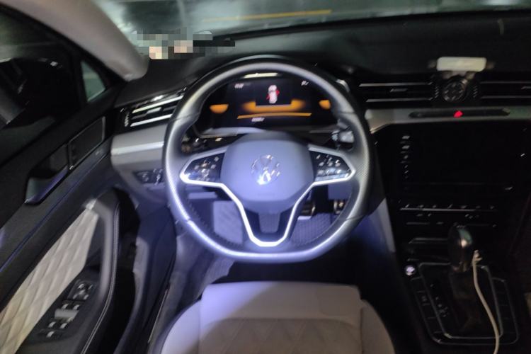 Used Volkswagen Magotan 2024 2 Million Units Zhongxiang Version 330TSI DSG Luxury Edition
