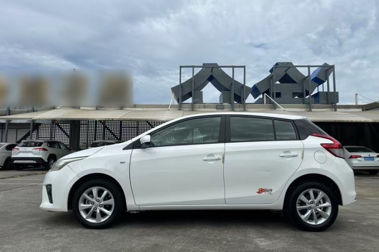 Used Toyota YARiS L 2016 1.5G Automatic XunSu Model with Sunroof
