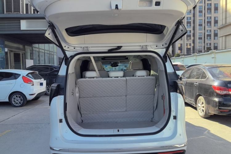 Used Buick GL8 New Energy 2024 Lu Zun Luxury Edition 7-Seater
