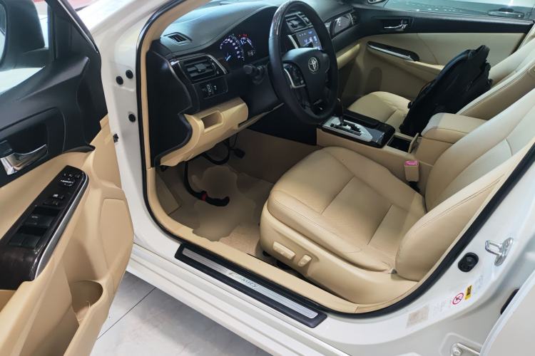 Used Toyota Camry 2015 2.0G Premier Edition
