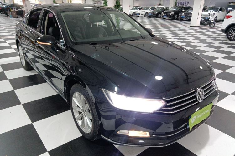 Used Volkswagen Magotan 2017 330TSI DSG Leading Model
