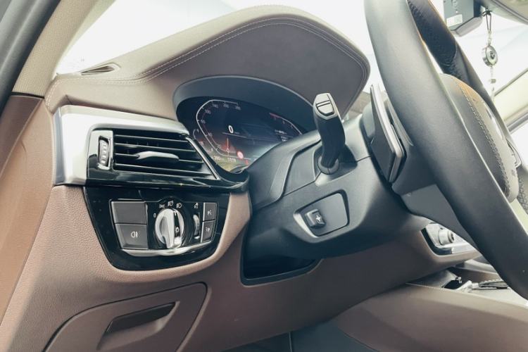 Used BMW 5 Series 2022 Second Facelift 530Li Luxury Edition Premium Package