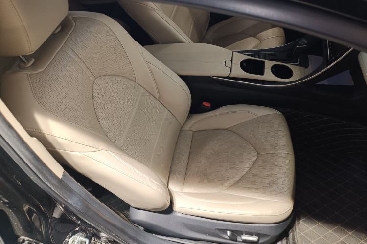 Used Toyota Avalon 2019 Dual-Engine 2.5L Luxury Edition China VI Standard
