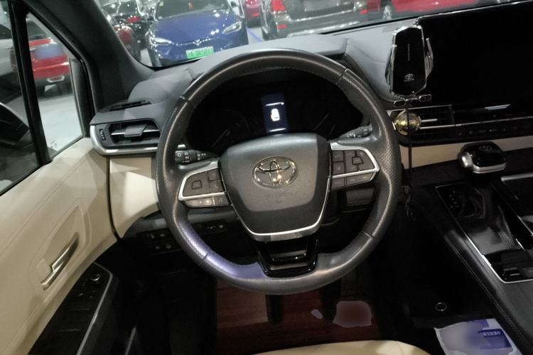 Used Toyota Sienna 2021 2.5L Hybrid Premium Edition
