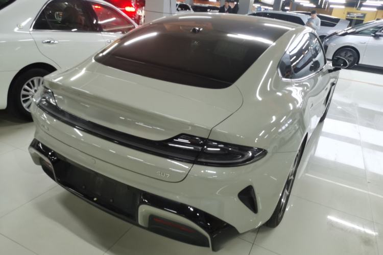 Used  SU7 2024 Rear-Drive Ultra-Long Range Advanced Pro-Level Intelligent Driving Version