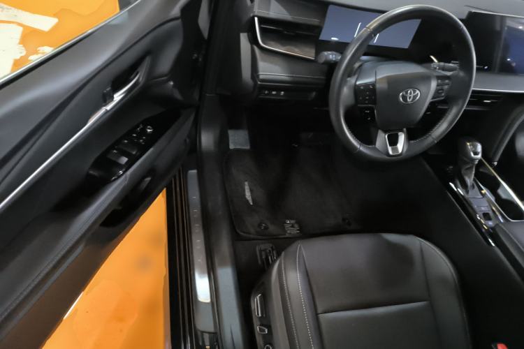 Used Toyota Camry 2024 Dual-Motor 2.0 HG Premium Edition
