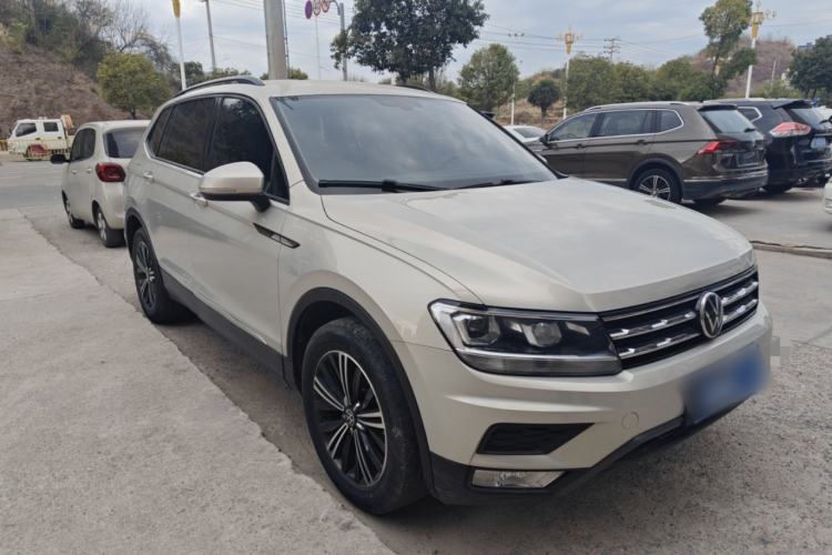 Used Volkswagen Tiguan L 2021 280TSI Automatic Two-Wheel Drive Comfort Edition – Low-Trim Version
