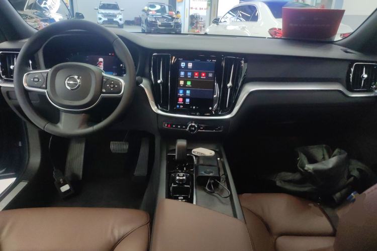 Used Volvo S60 2023 B4 Zhiyi Luxury Edition