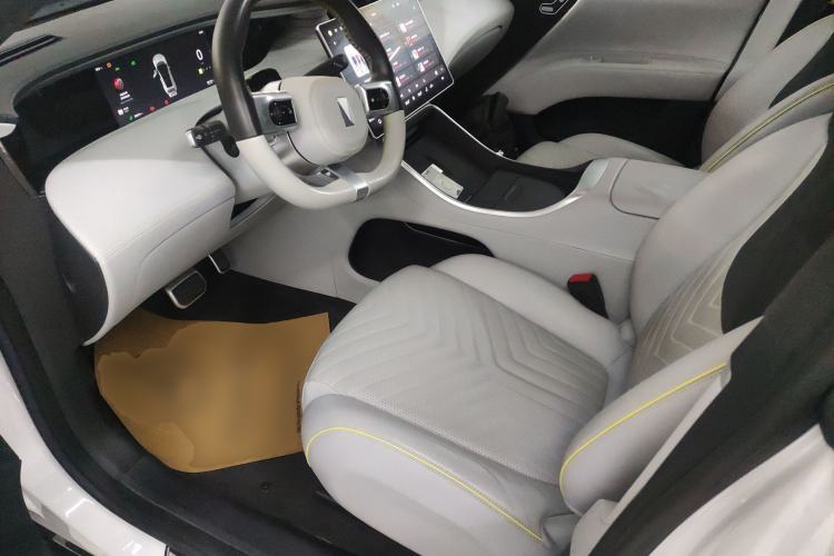 Used  11 2022 Ultra-Long Range Dual-Motor Luxury Edition 4 Seats
