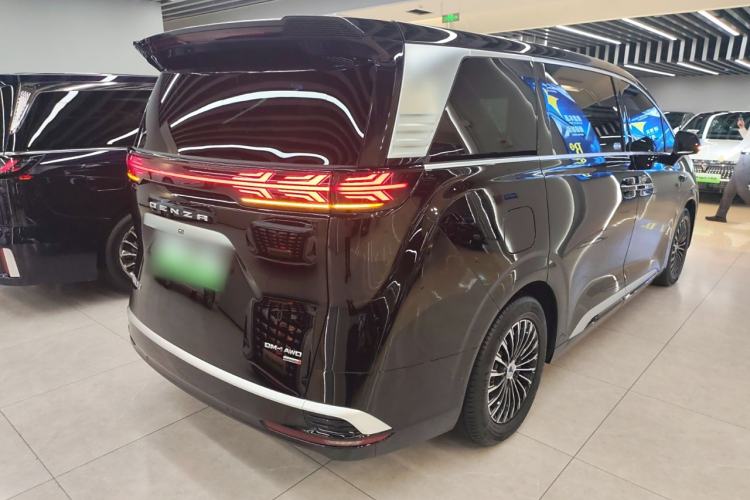 Used Denza D9 2025 DM-i Intelligent Drive 1020 Four-Wheel Drive Prestige Model
