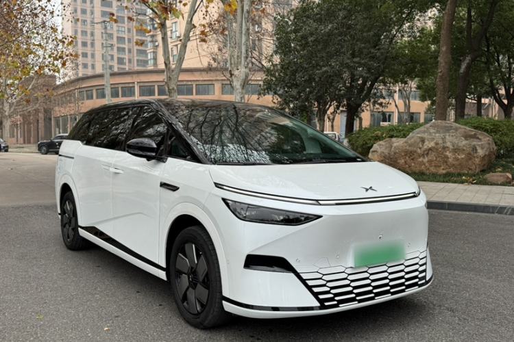 Used XPeng X9 2024 610 Long-Range Pro
