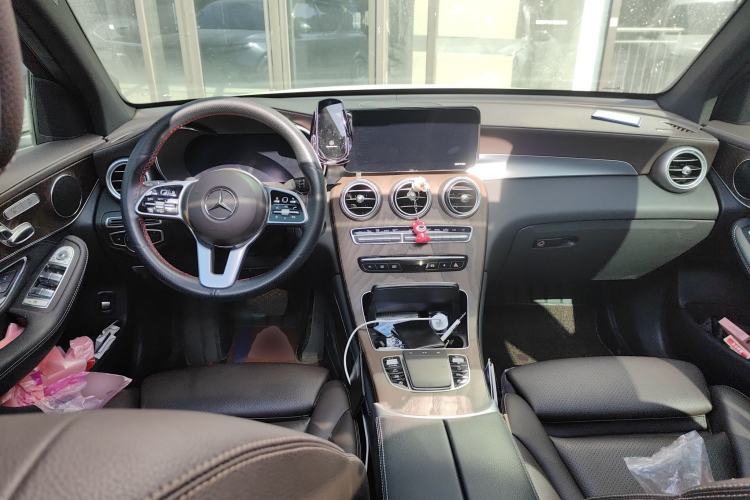 Used Mercedes-Benz GLC 2020 Facelift GLC 260 L 4MATIC Luxury Edition
