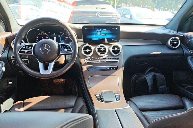 Used Mercedes-Benz GLC 2020 Facelift GLC 260 L 4MATIC Luxury Edition
