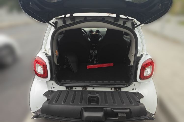 Used  fortwo 2017 1.0L 52kW New Sound Special Edition China V Emission Standard
