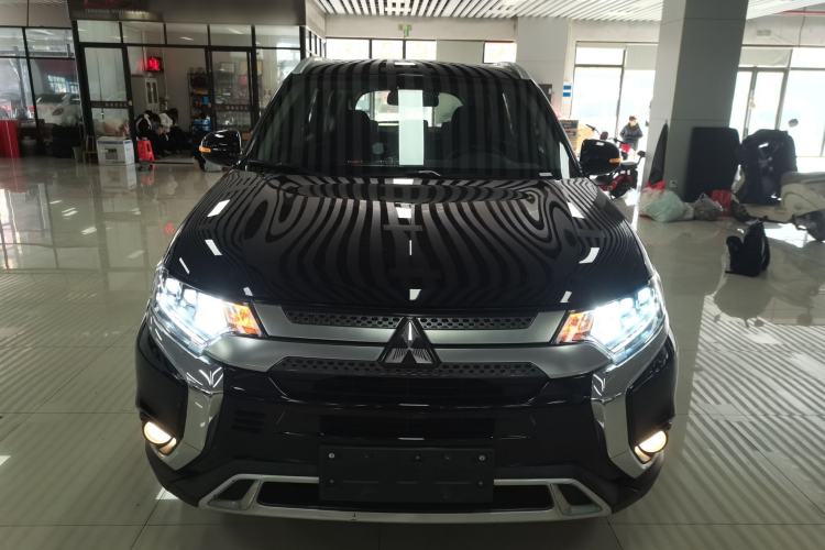 Used Mitsubishi Outlander 2019 2.4L 4x4 Zhi Xiang Edition 5 Seats China VI Standard
