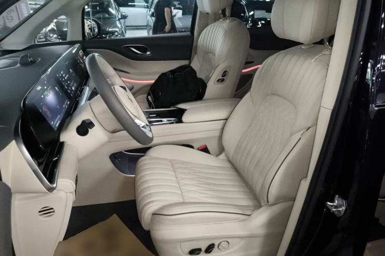 Used VOYAH Dream 2022 0-Emission Edition Dream+ Smart Range Package – 605 km
