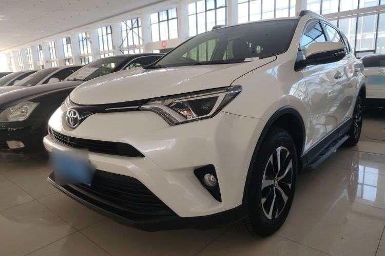 Used Toyota RAV4 2019 2.0L CVT Two-Wheel Drive Luxury Version China VI Standard