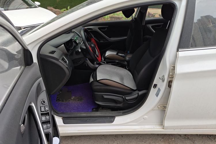 Used Hyundai Elantra (5th Generation / Langdong) 2016 1.6L Automatic Smart Version