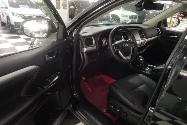 Used Toyota Highlander 2018 2.0T Four-Wheel Drive Prestige Version 7 Seats China V Emission Standard
